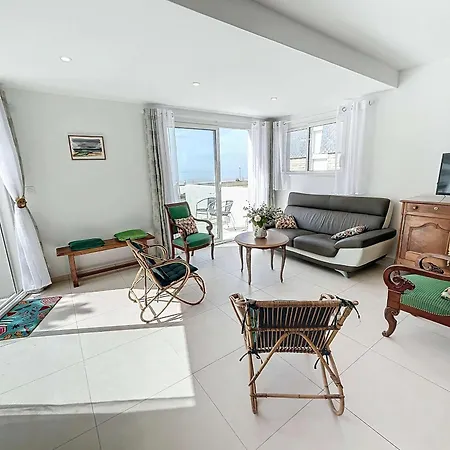 Moderne 5 Au Bord De La Avec Parking Inclus - Fr-1-361-540