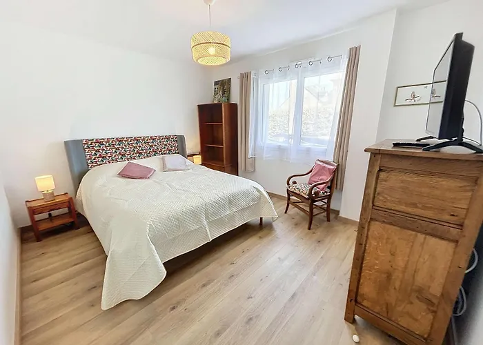 Moderne 5 Au Bord De La Avec Parking Inclus - Fr-1-361-540 Feriehus